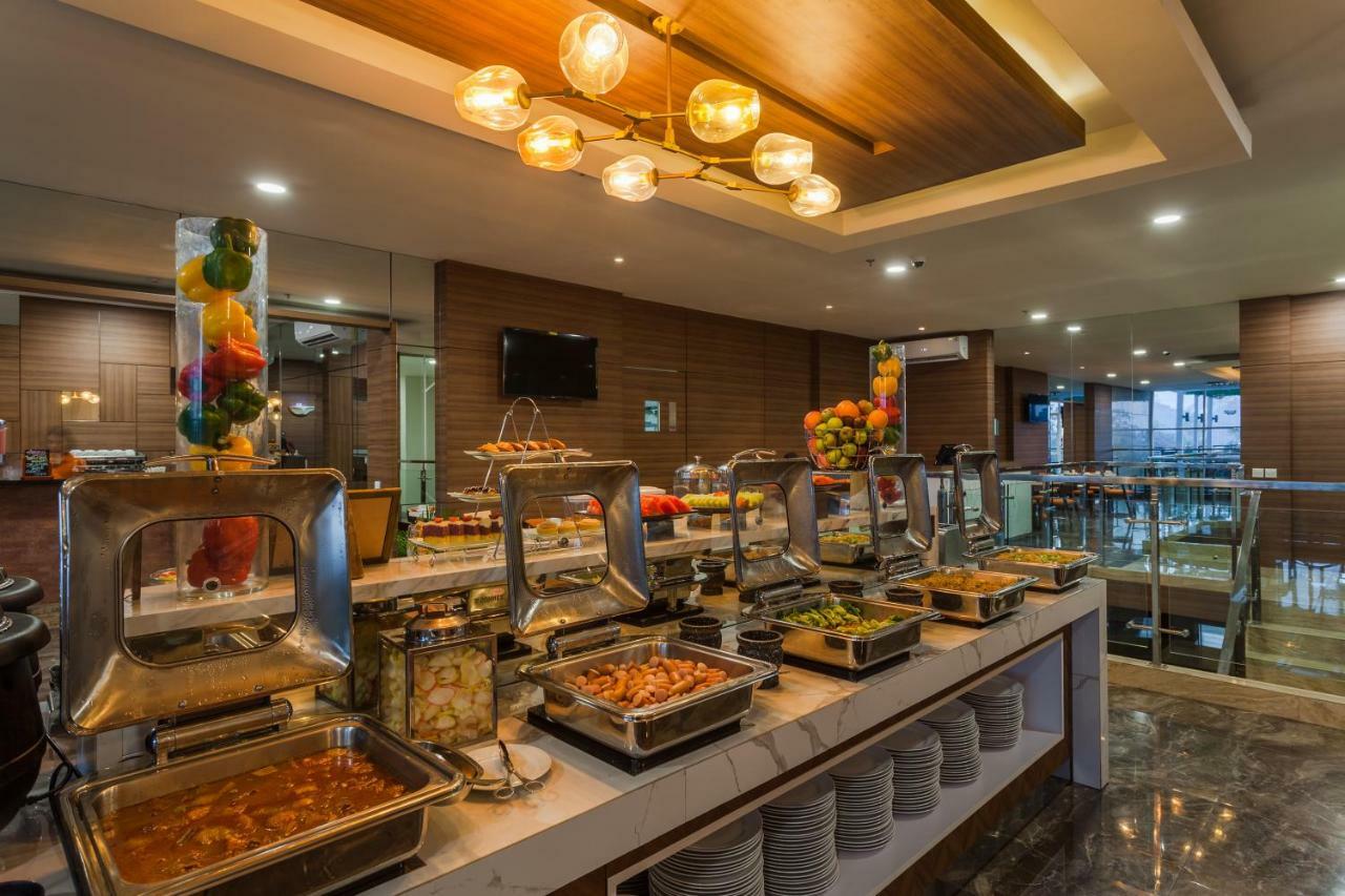 Ramada By Wyndham Serpong Exterior foto