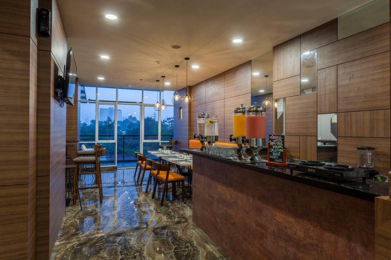 Ramada By Wyndham Serpong Exterior foto